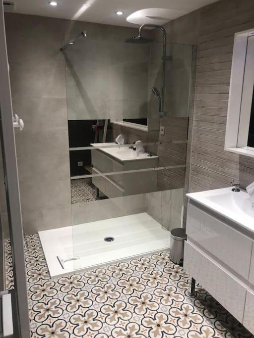 Une Maison Agreable Pour Se Detendre Saint-Quentin  Extérieur photo